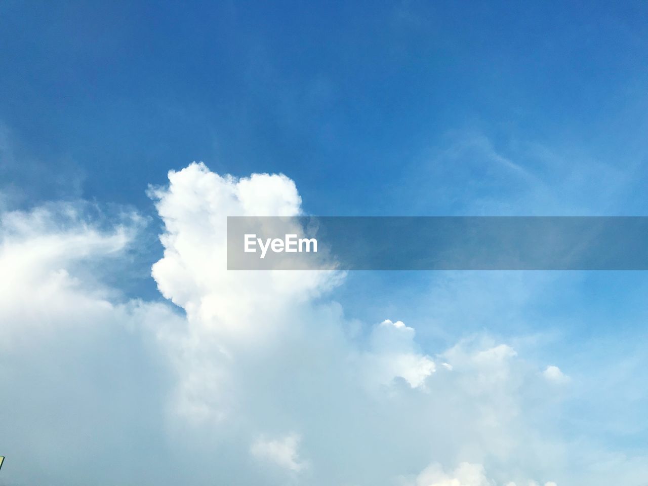 LOW ANGLE VIEW OF CLOUDY SKY