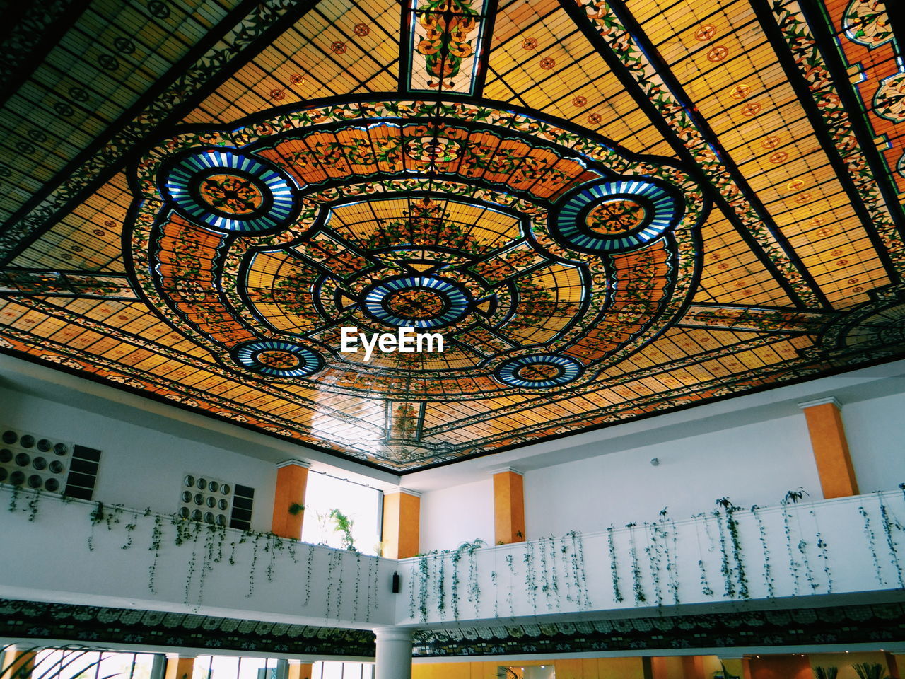 LOW ANGLE VIEW OF CEILING OF CEILING