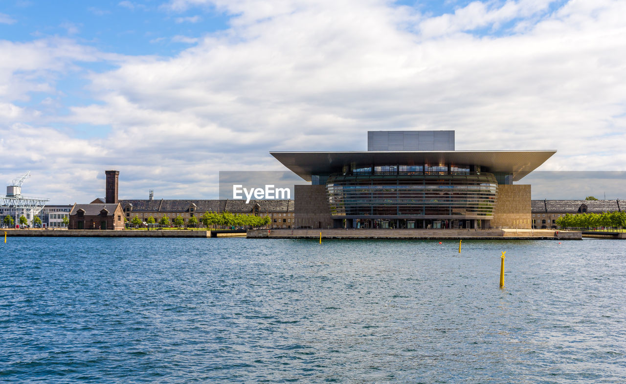BUILDING BY SEA