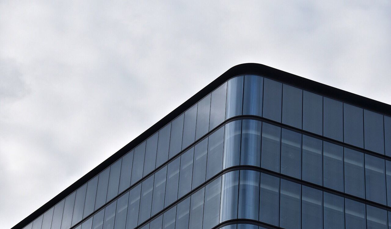 LOW ANGLE VIEW OF MODERN BUILDING