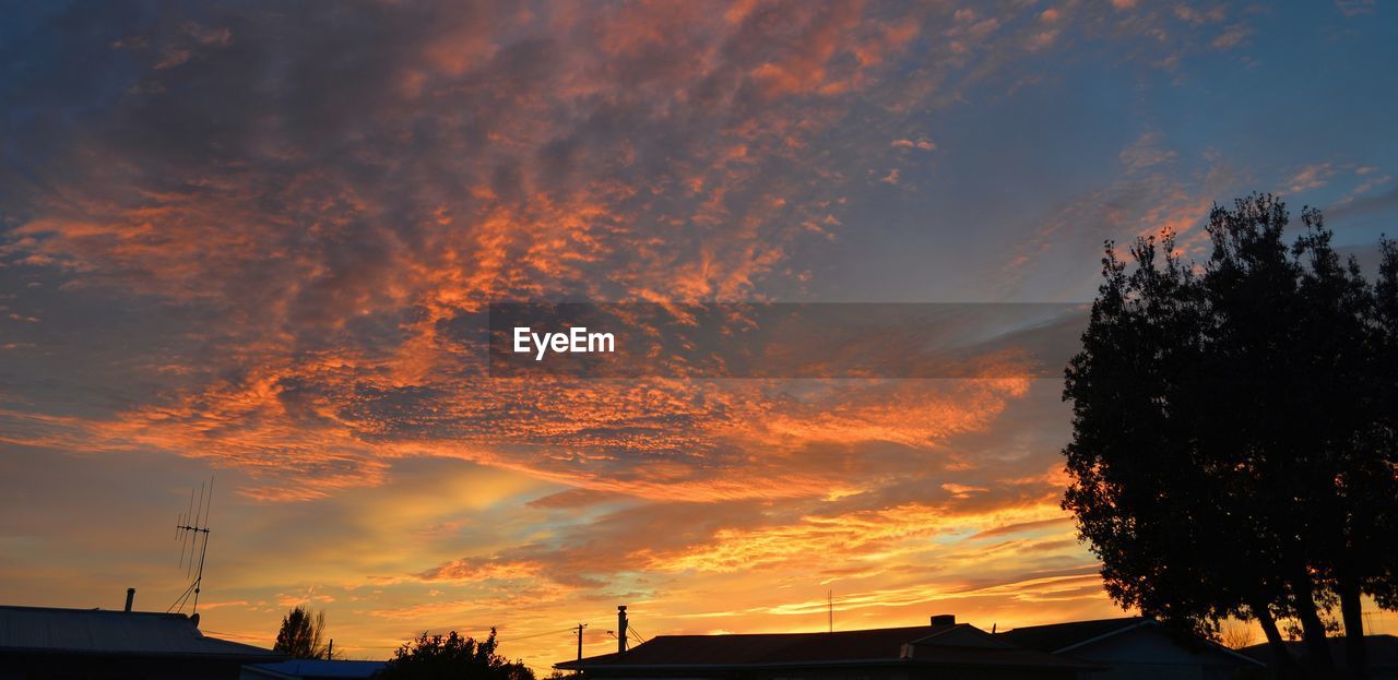 LOW ANGLE VIEW OF DRAMATIC SKY DURING SUNSET