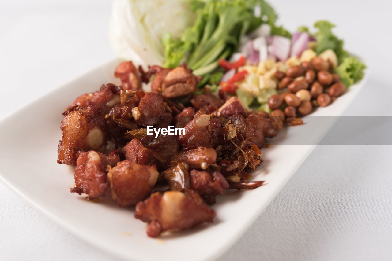 HIGH ANGLE VIEW OF MEAL SERVED IN PLATE