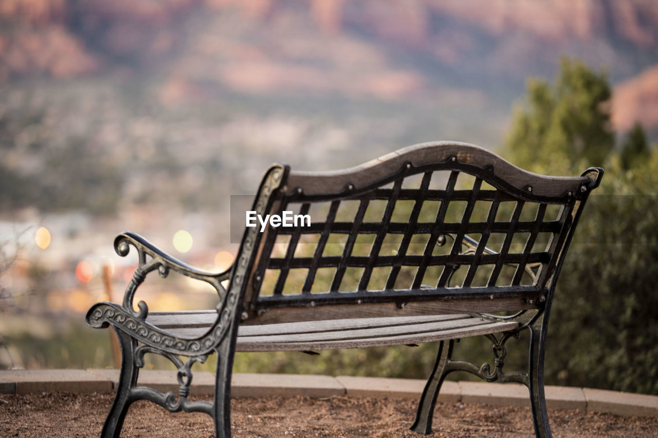 EMPTY BENCHES IN PARK