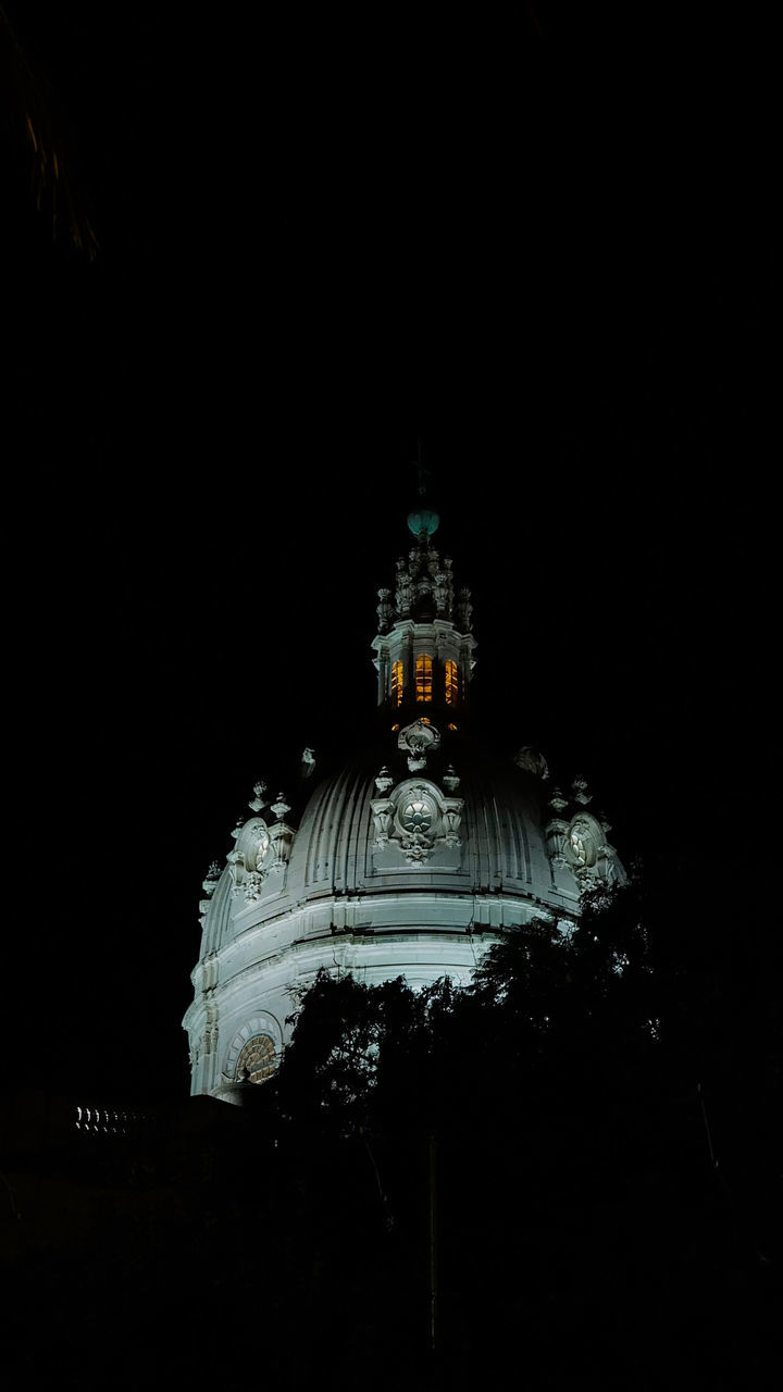 darkness, night, architecture, built structure, building exterior, light, lighting, no people, dome, travel destinations, low angle view, illuminated, sky, building, copy space, city, place of worship, religion, nature, reflection, tower, belief, history, the past, travel, outdoors, tourism, evening