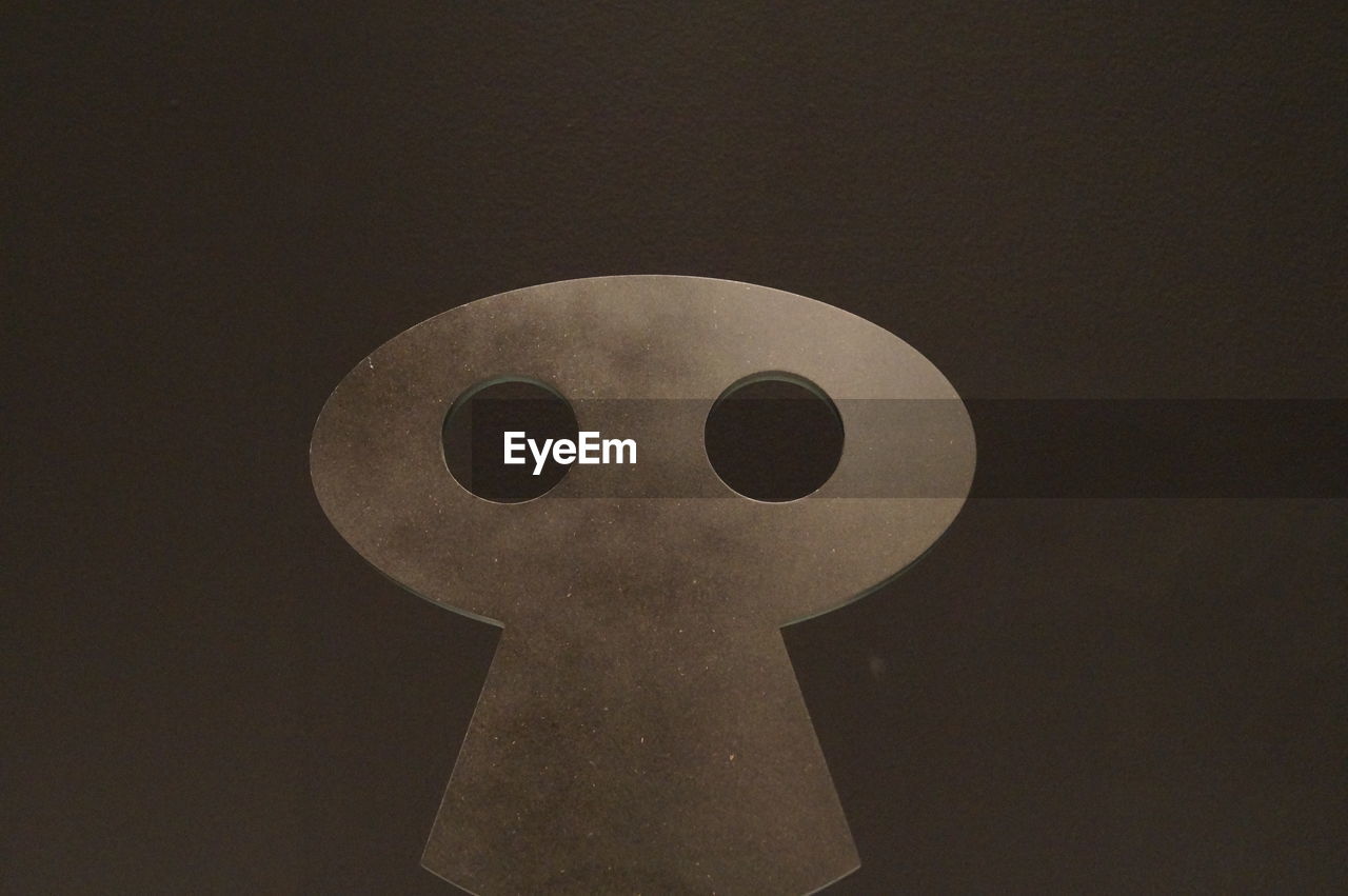 CLOSE-UP OF PAINTING ON WALL