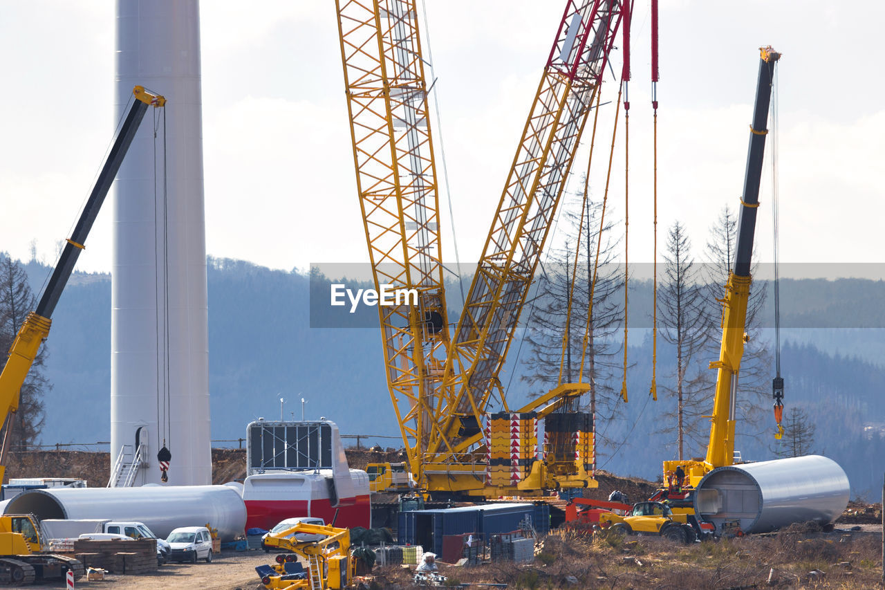 CRANE AT CONSTRUCTION SITE