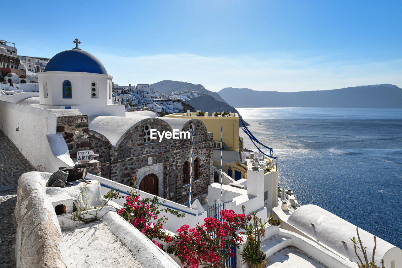 PANORAMIC VIEW OF SEA AGAINST BUILDINGS