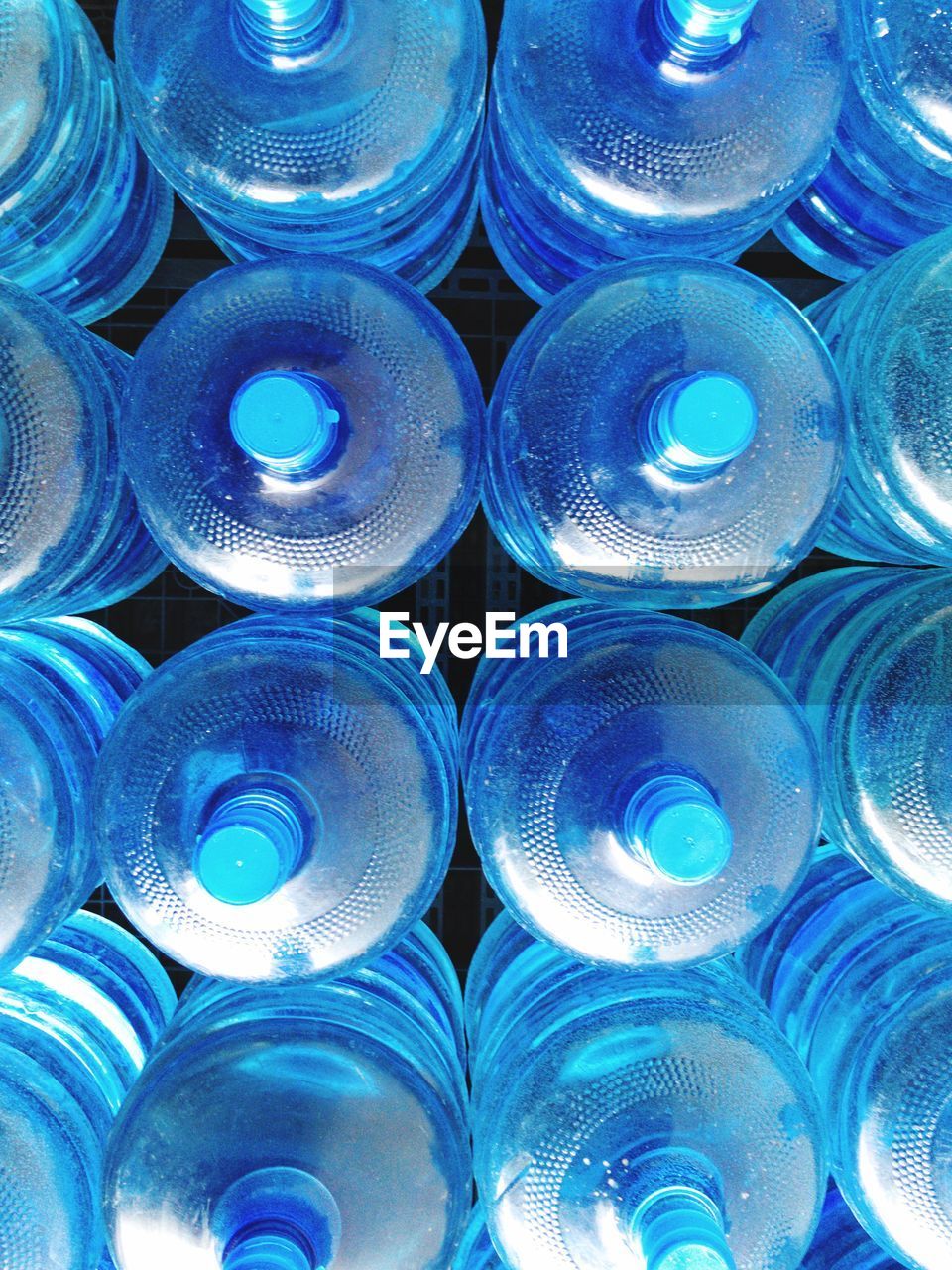 FULL FRAME SHOT OF BOTTLES