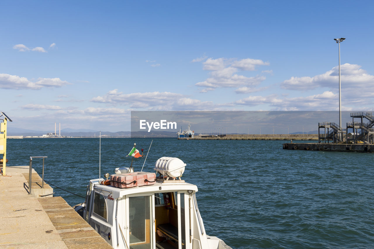 VIEW OF SAILBOAT IN SEA