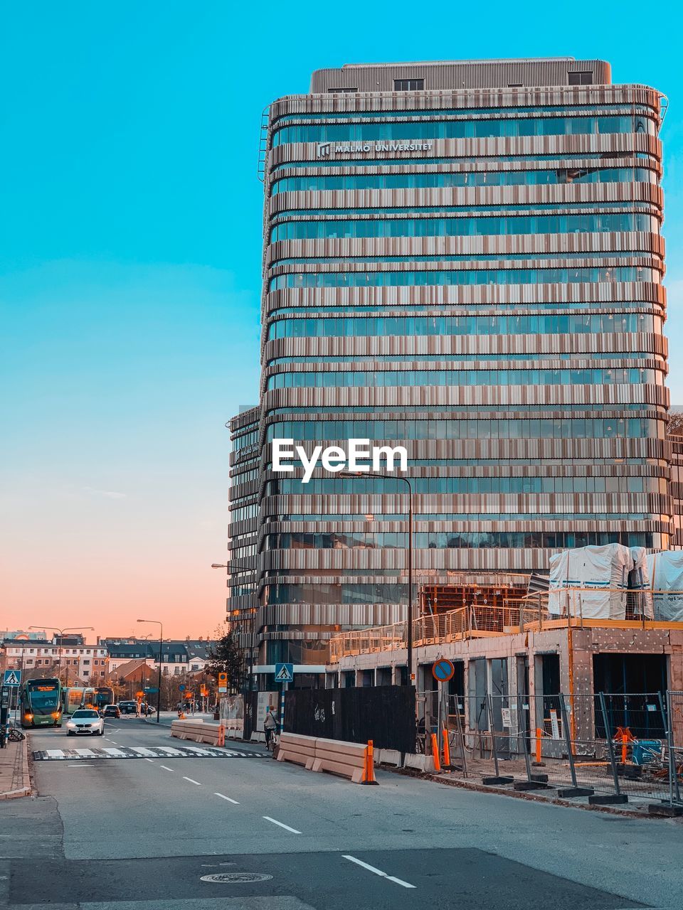 BUILDING AGAINST SKY IN CITY