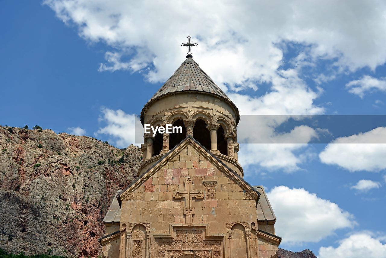 Noravank is a 13th-century monastery near the city of yeghegnadzor, armenia, 