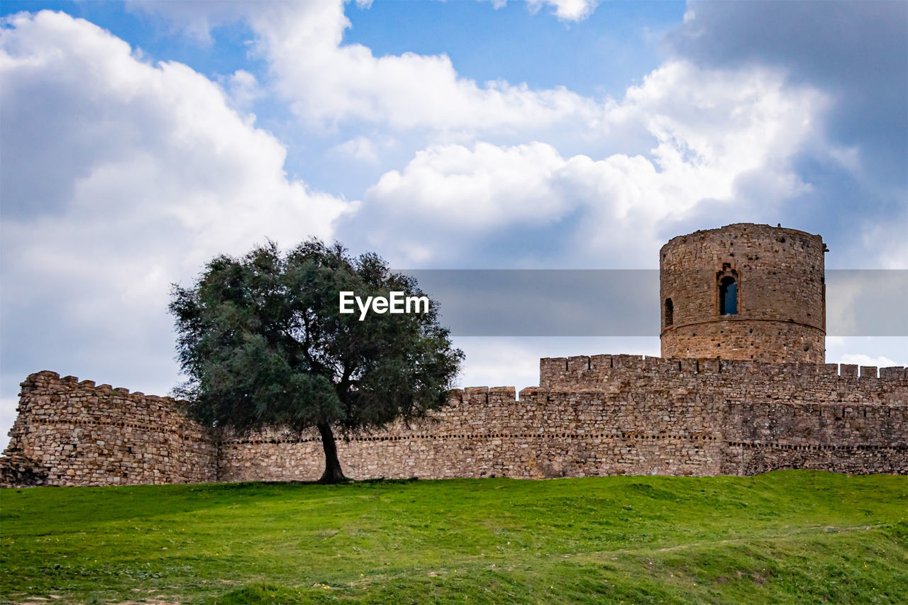 Old ruins against sky