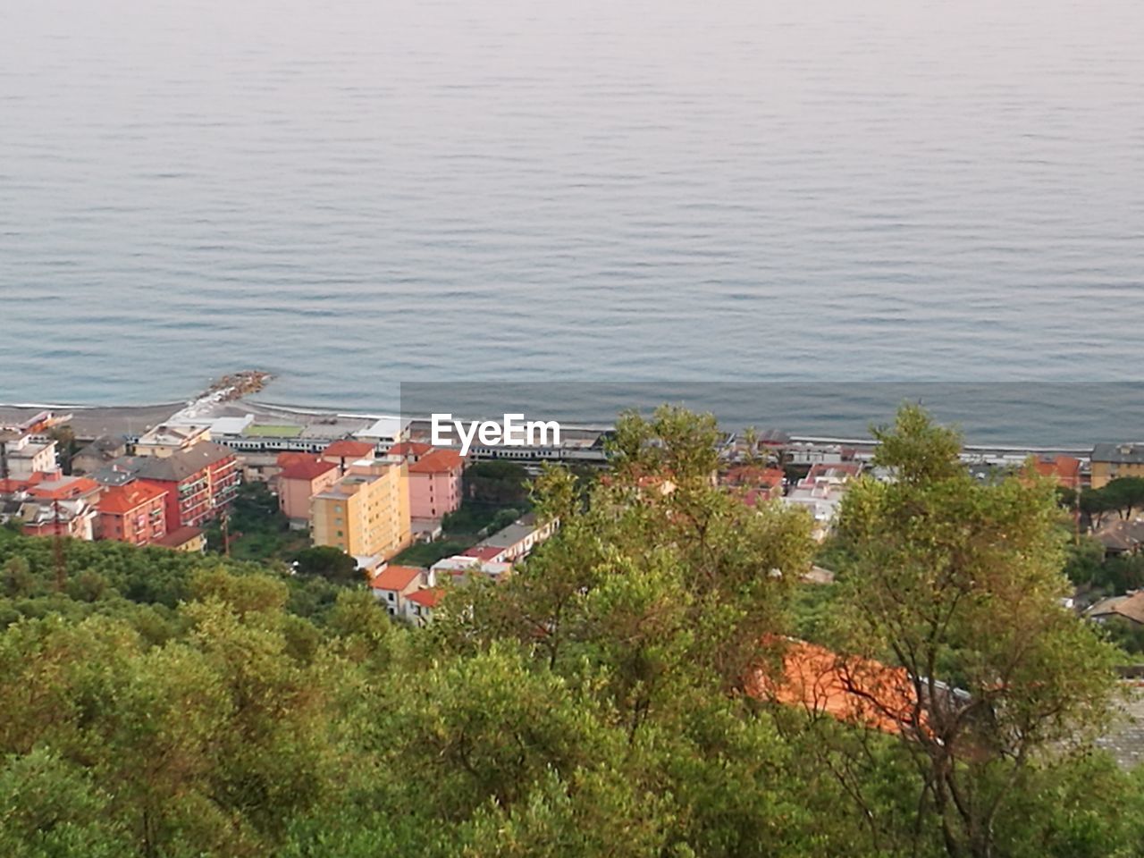 HIGH ANGLE VIEW OF TOWN IN CITY