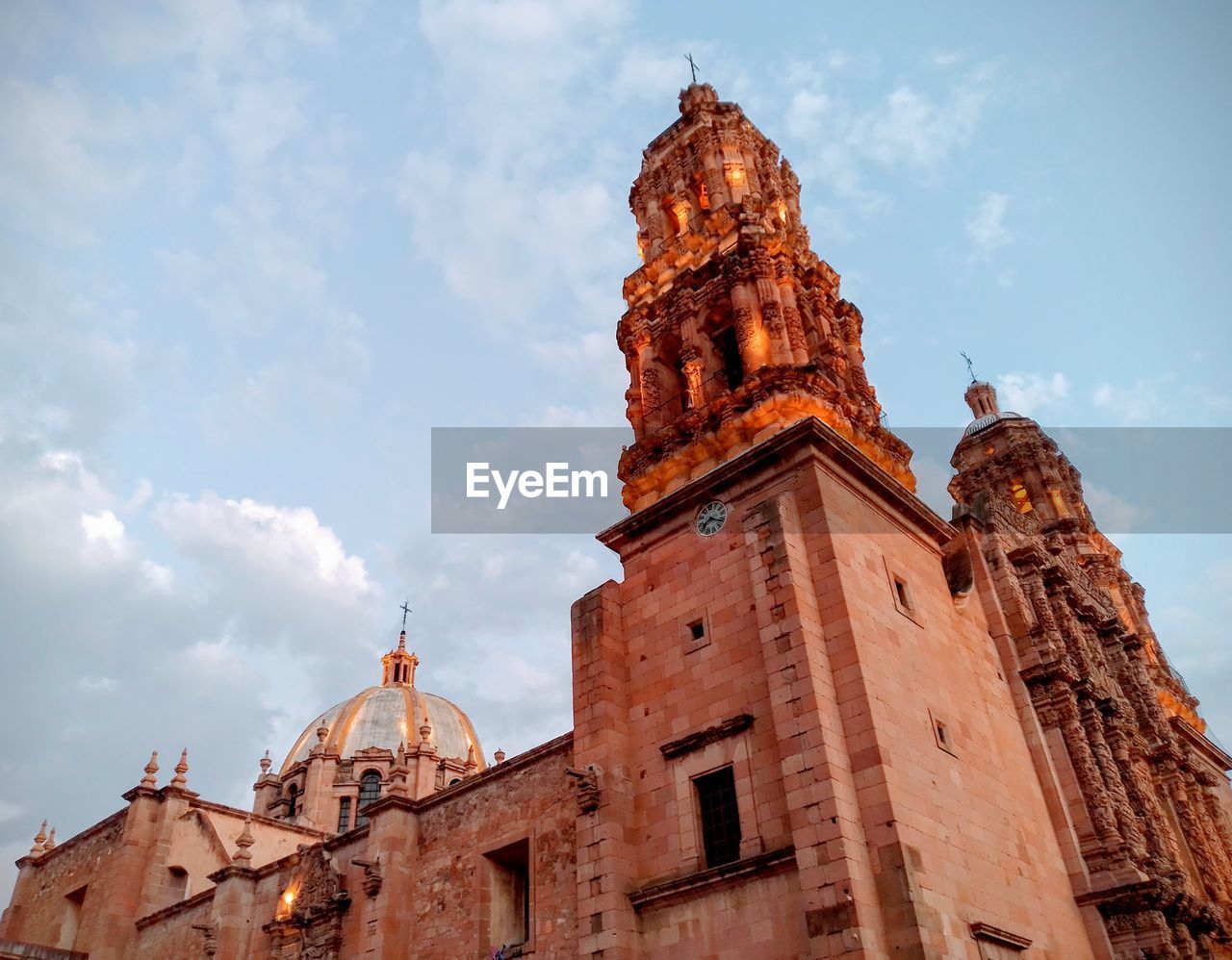 LOW ANGLE VIEW OF CATHEDRAL AGAINST SKY