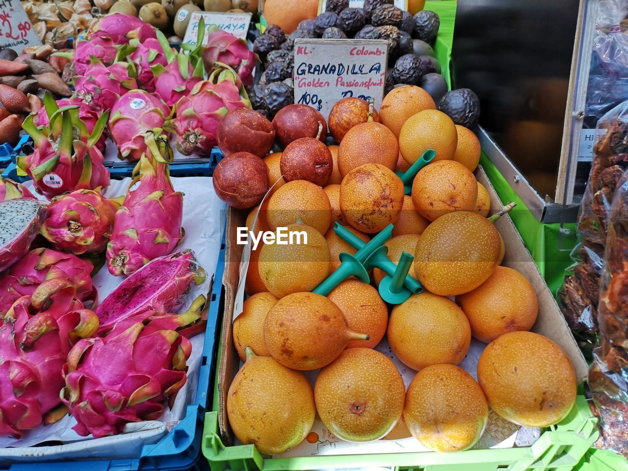 FRUITS FOR SALE IN MARKET STALL