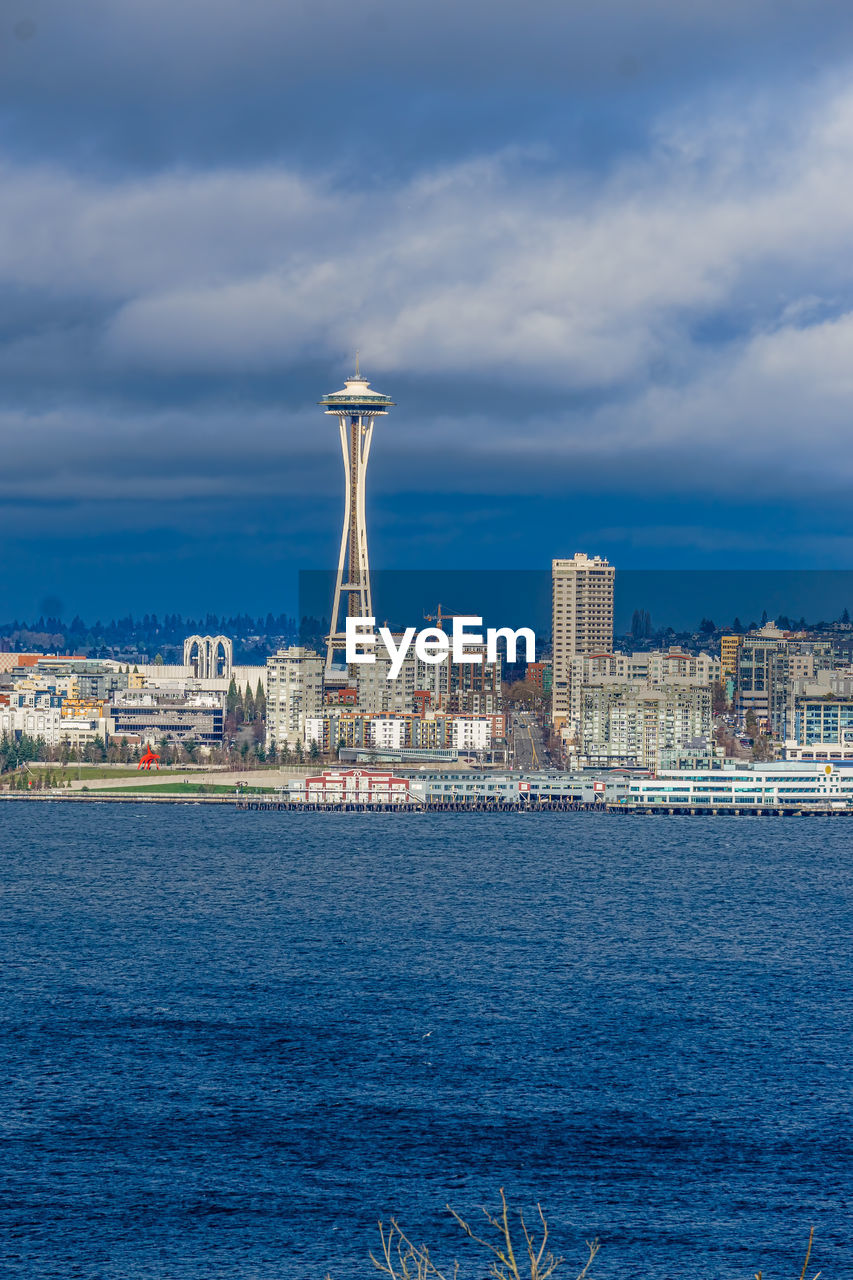 A view of the seattle waterfront and buildings.