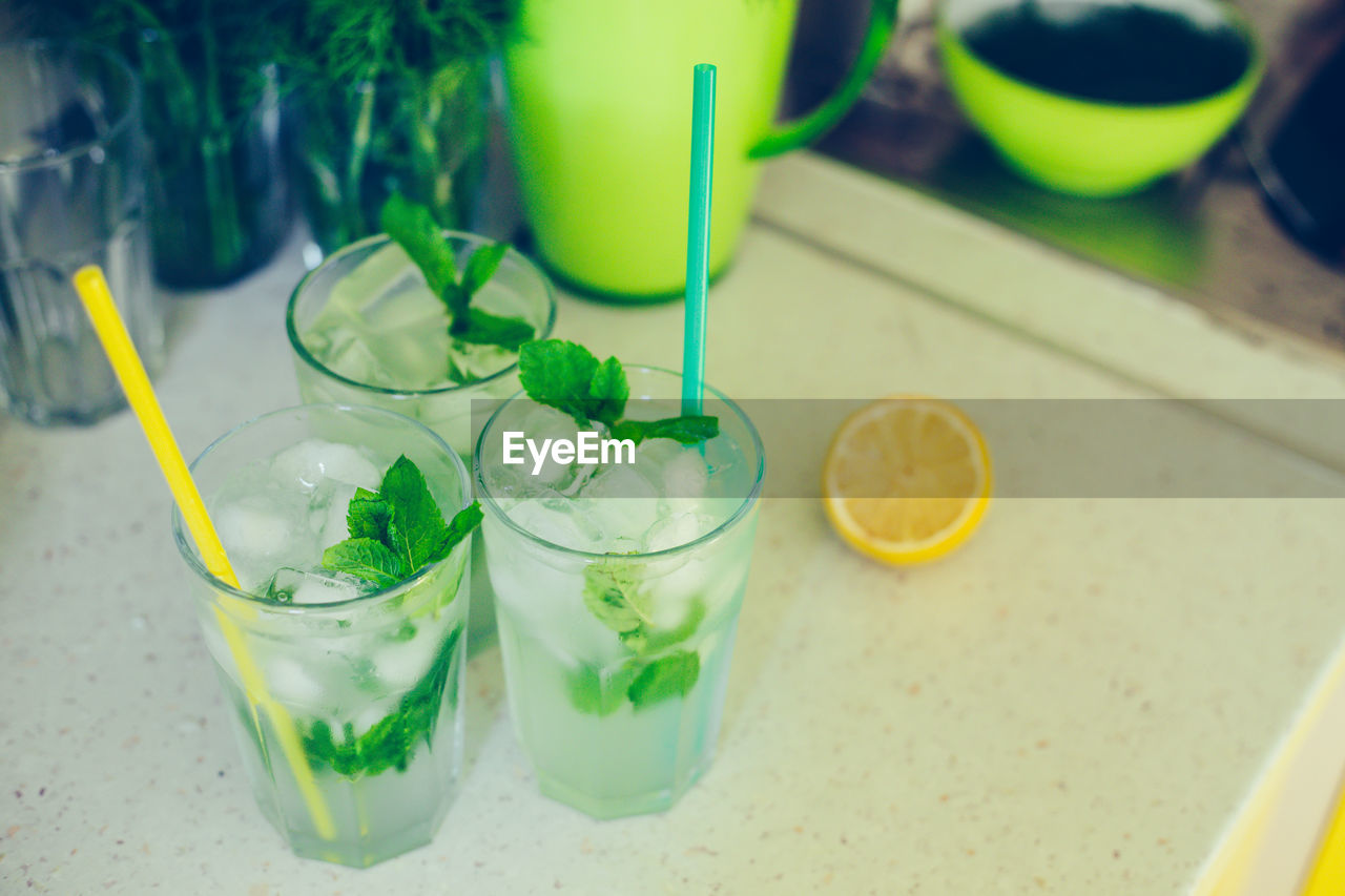 CLOSE-UP OF GLASS OF JUICE WITH DRINK