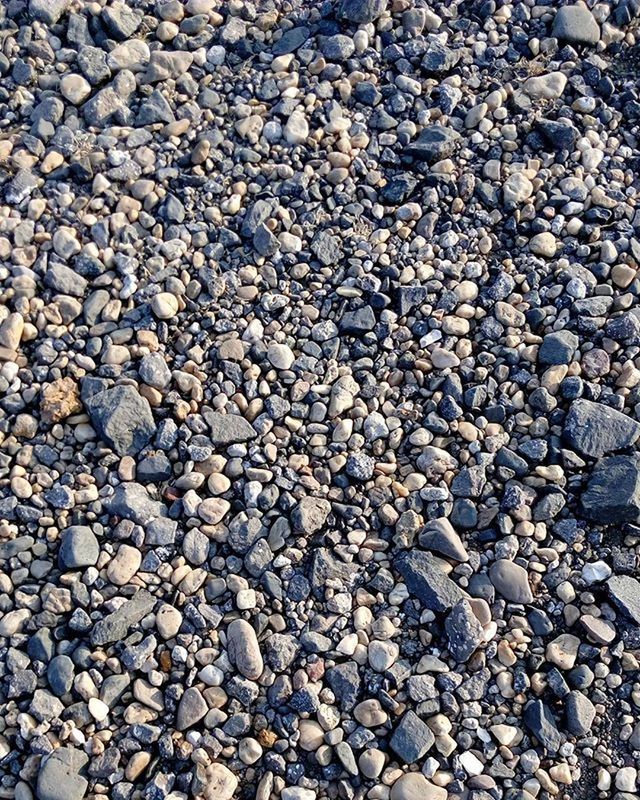 FULL FRAME SHOT OF STONES