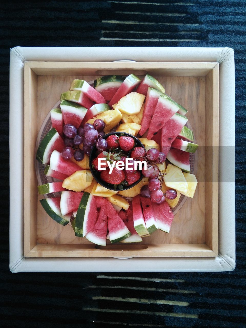 HIGH ANGLE VIEW OF CHOPPED FRUITS ON TABLE