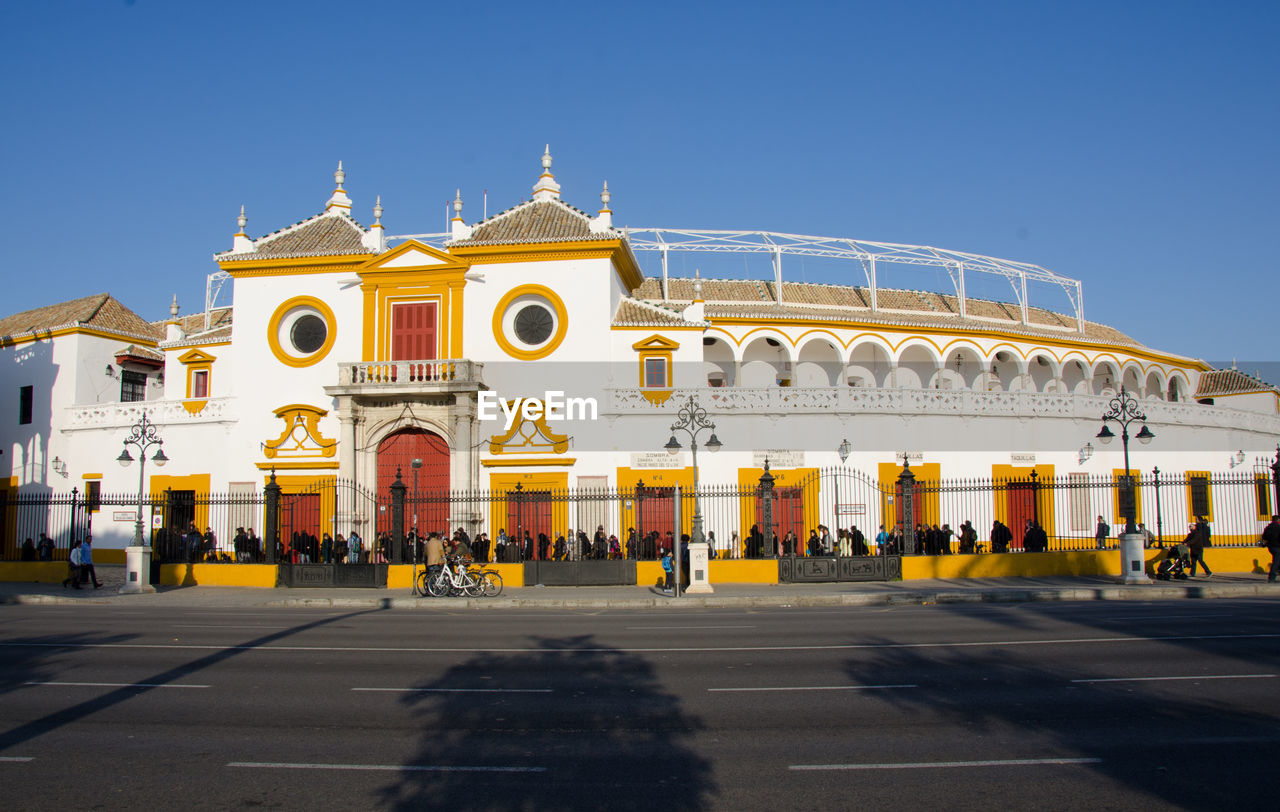 VIEW OF BUILDINGS IN CITY