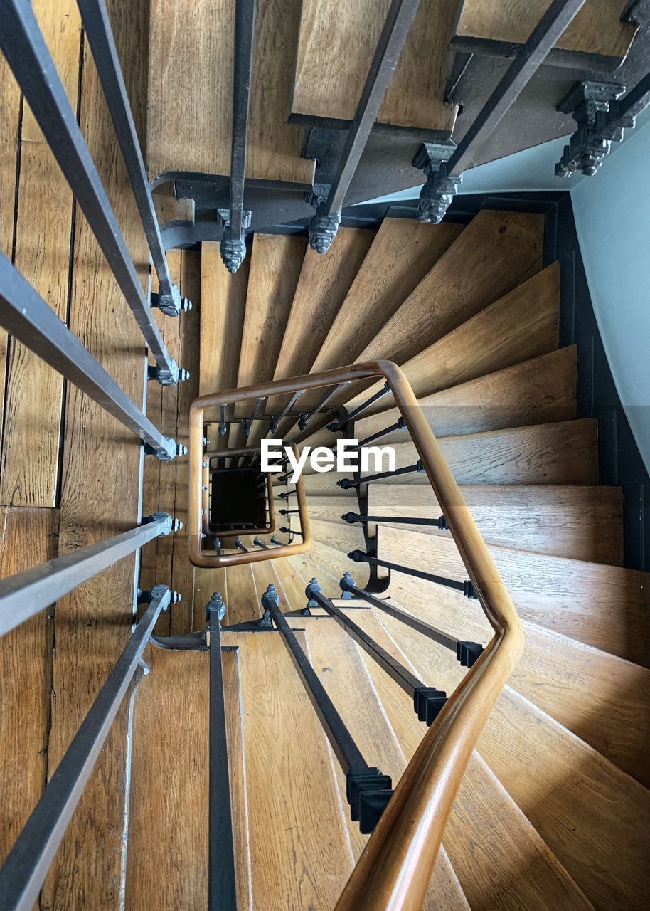 DIRECTLY ABOVE SHOT OF SPIRAL STAIRCASE