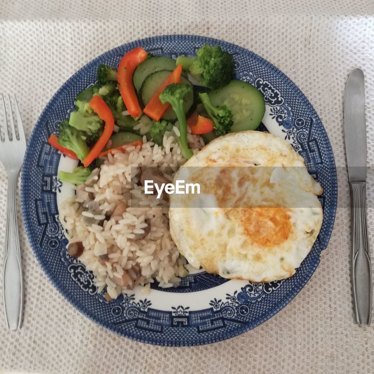 CLOSE-UP OF FOOD SERVED ON PLATE