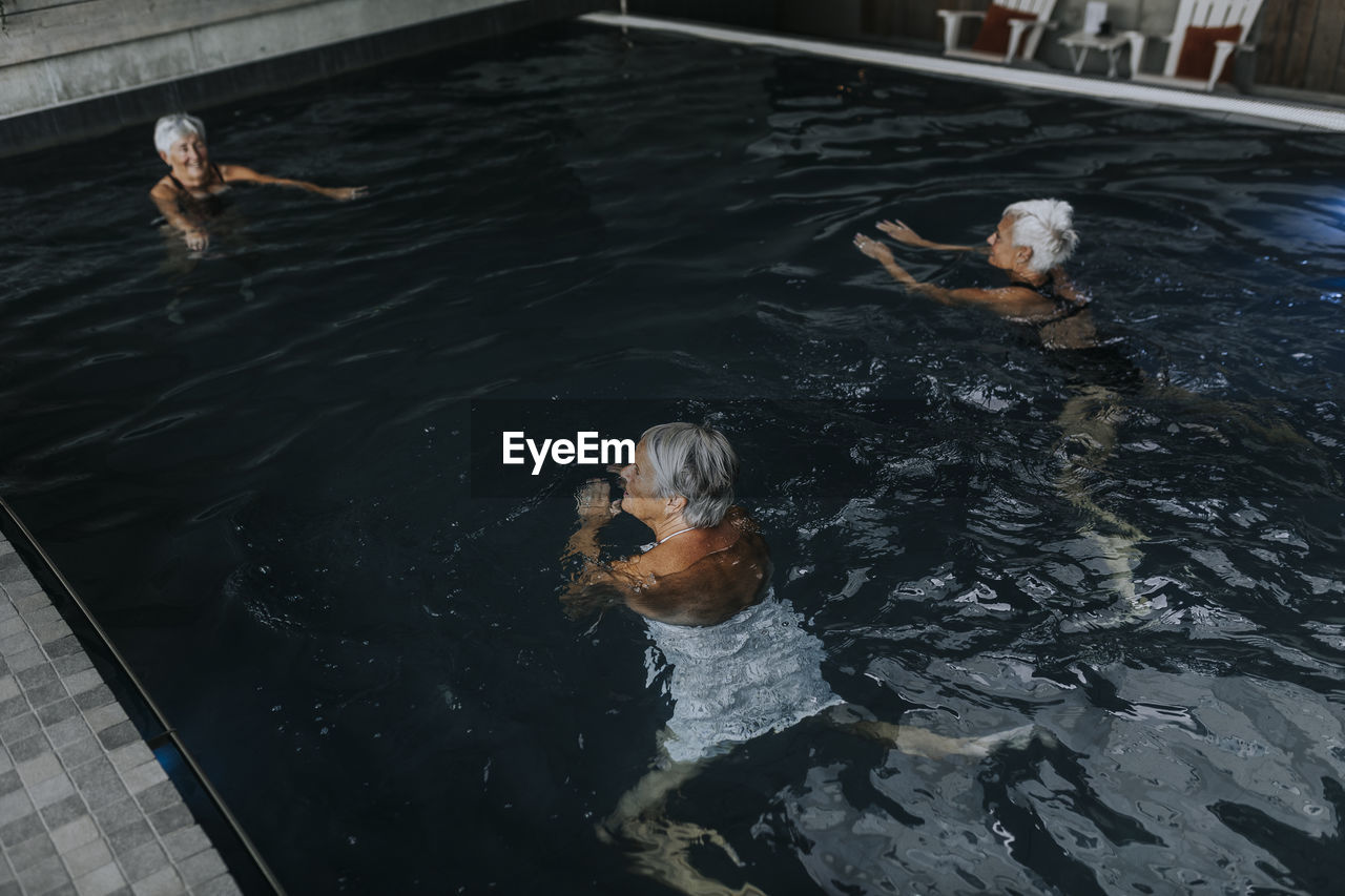 Women in spa swimming-pool