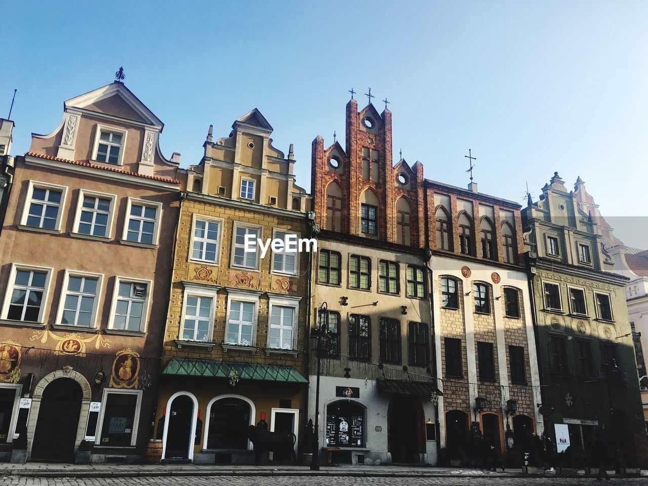 VIEW OF BUILDINGS AGAINST SKY