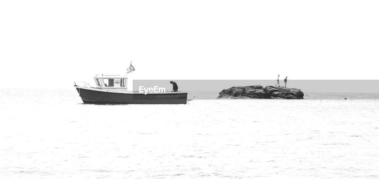 BOAT ON BEACH