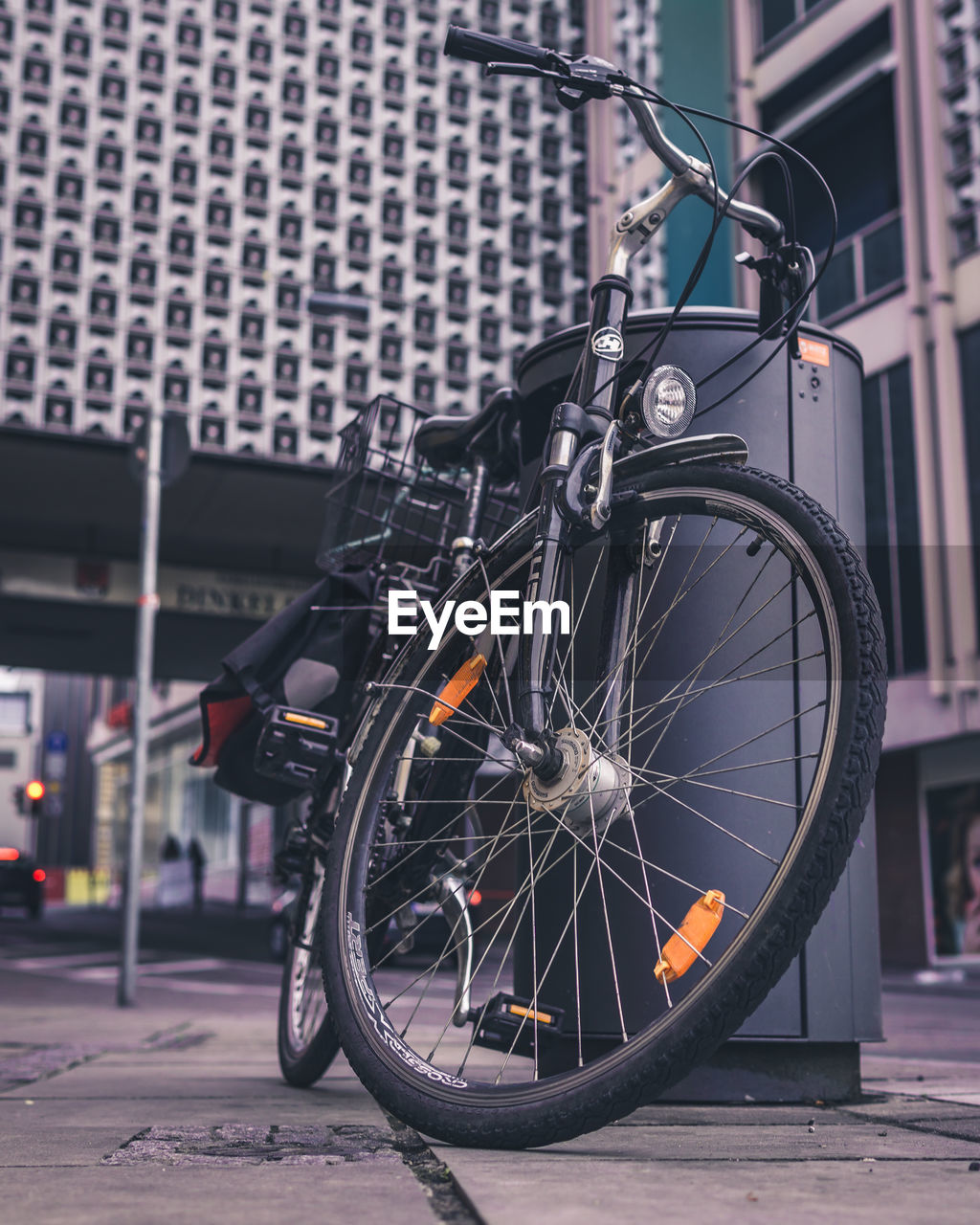 CLOSE-UP OF BICYCLE ON STREET