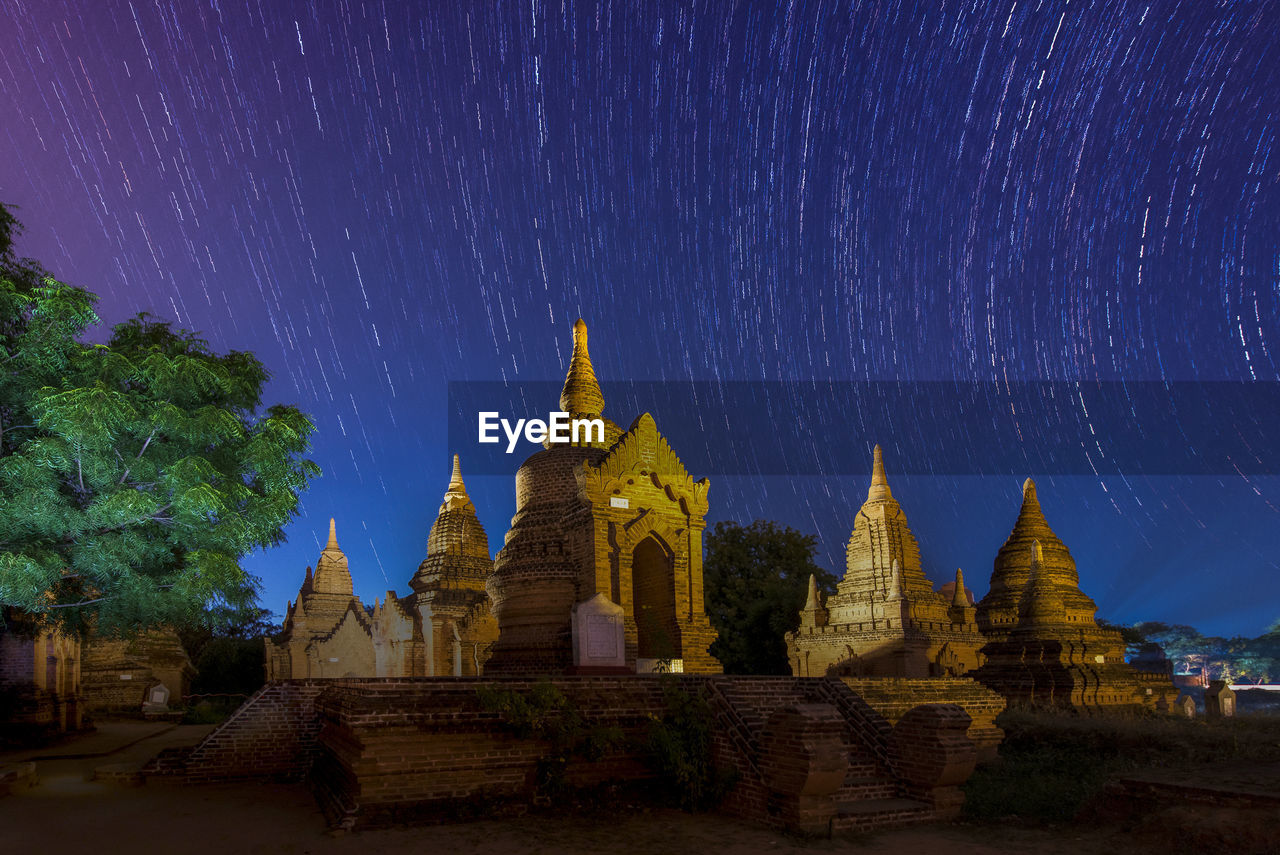 VIEW OF TEMPLE BUILDING AGAINST SKY