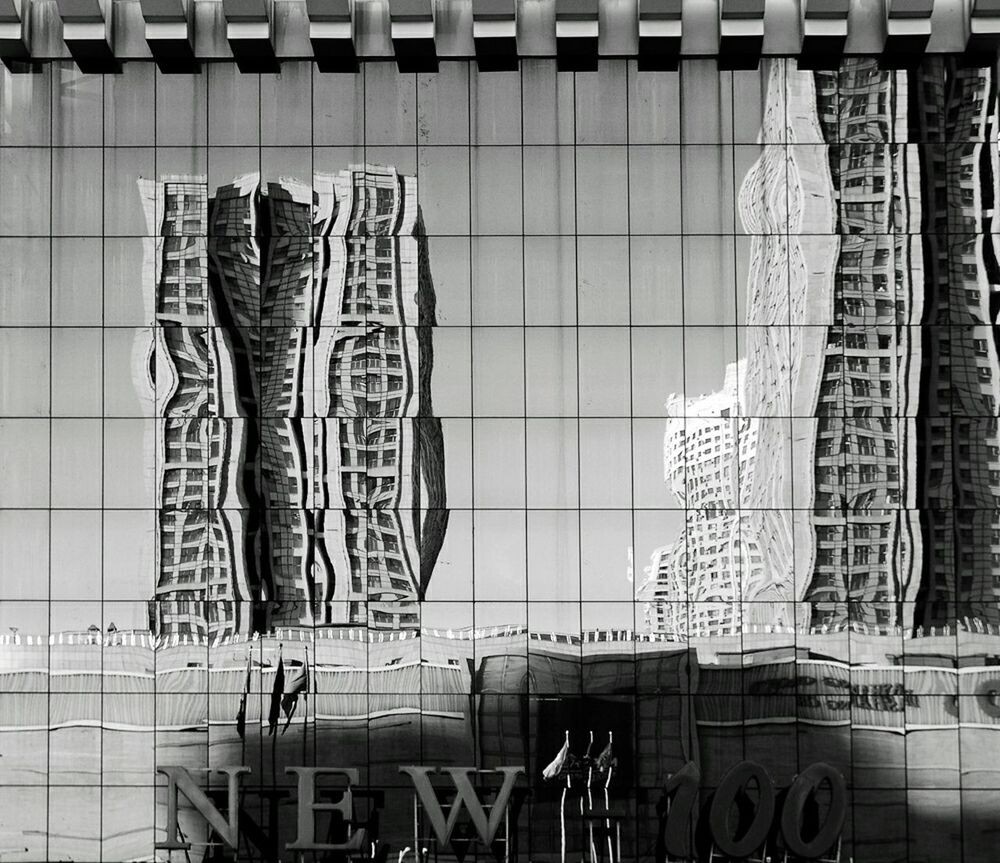 CLOSE-UP VIEW OF BUILDING