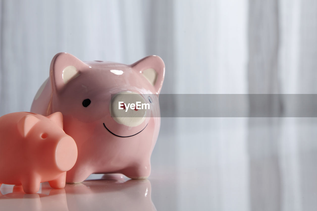 Saving money as a family piggy banks