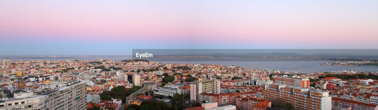 Cityscape with buildings in background