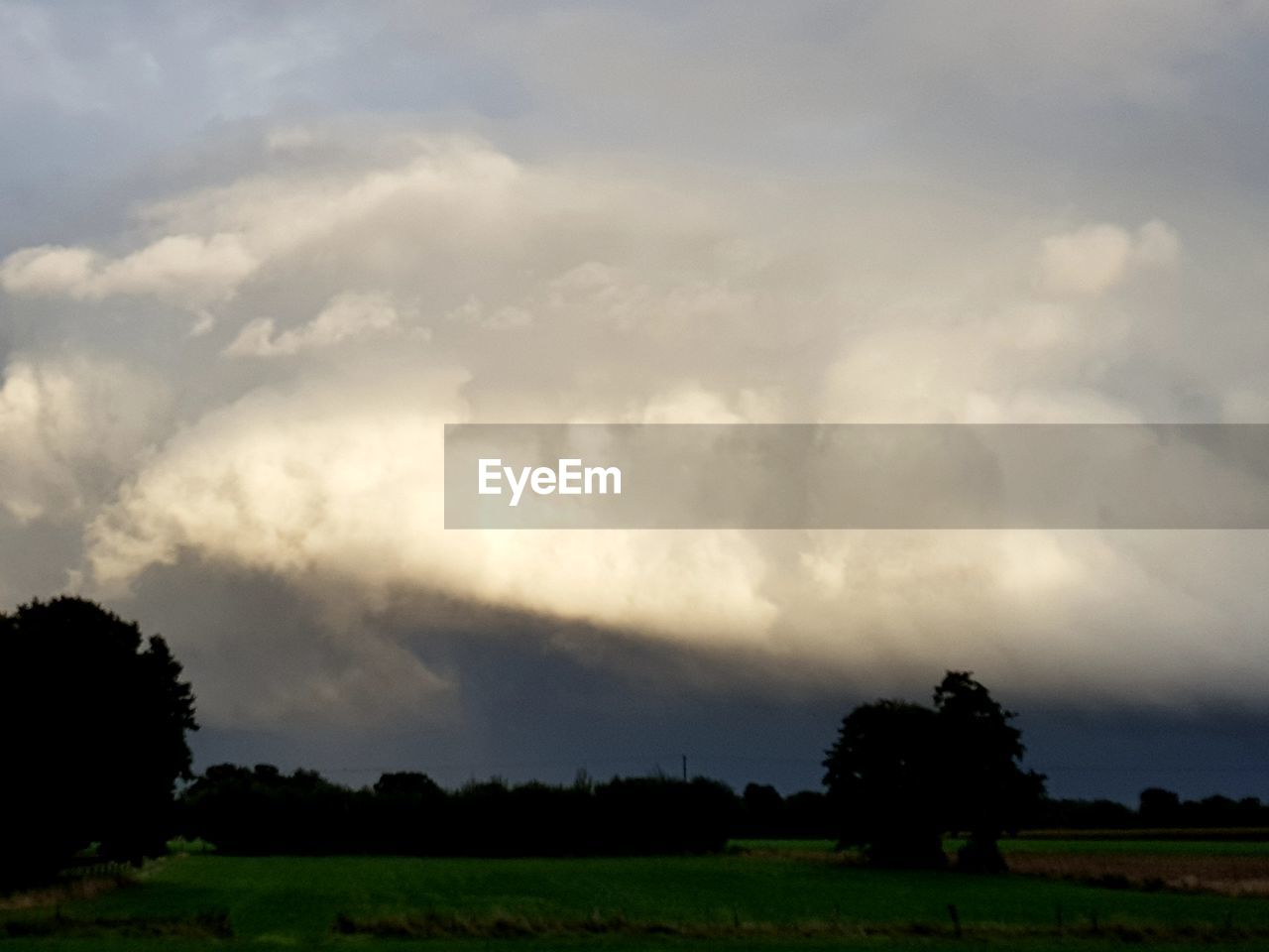 SCENIC VIEW OF SILHOUETTE LAND AGAINST SKY