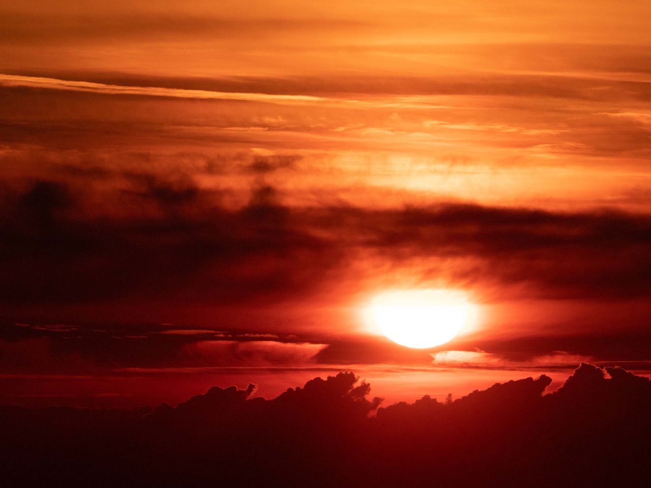 SCENIC VIEW OF DRAMATIC SKY OVER SILHOUETTE LANDSCAPE