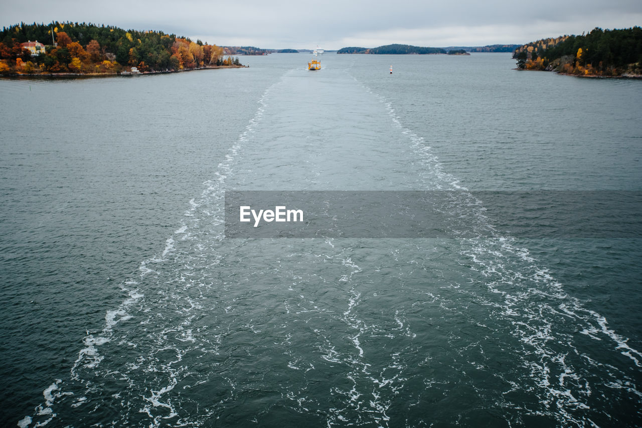 AERIAL VIEW OF SEA AGAINST SKY