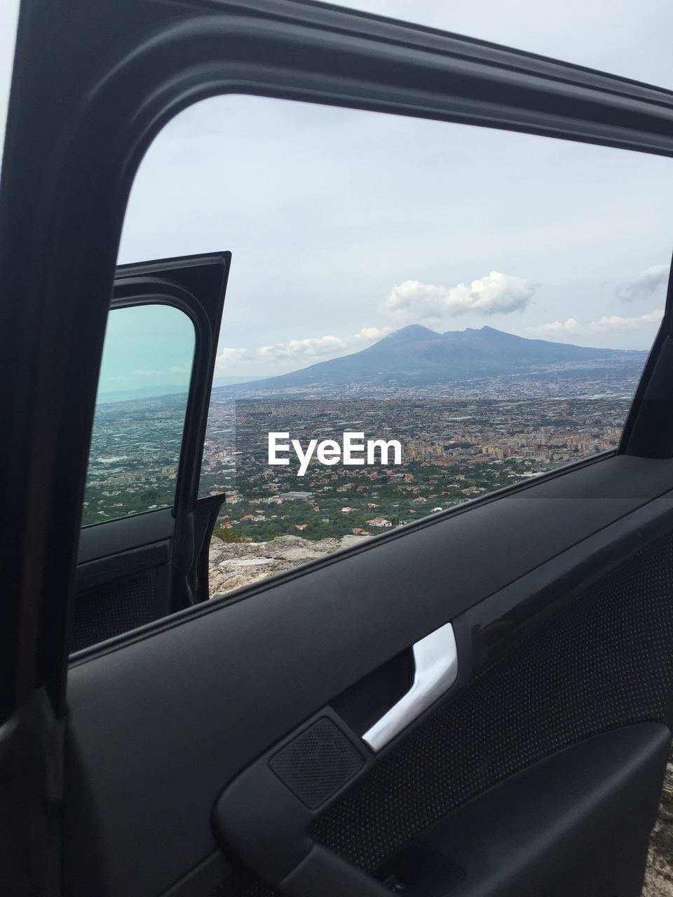 VIEW OF AIRPLANE WINDOW