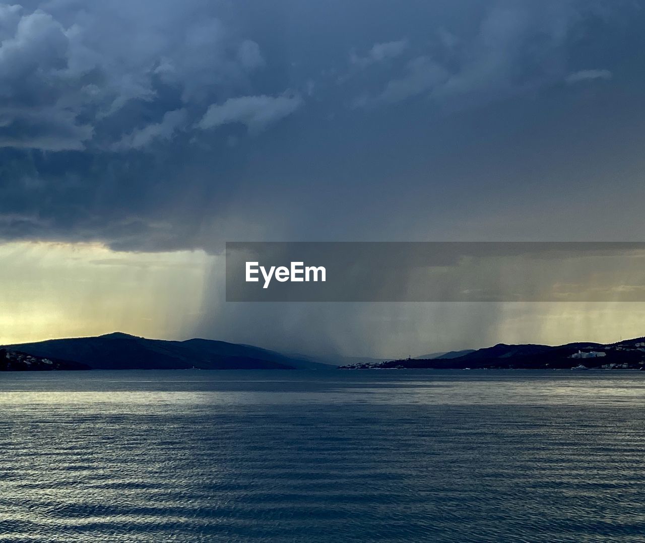 PANORAMIC SHOT OF SEA AGAINST SKY