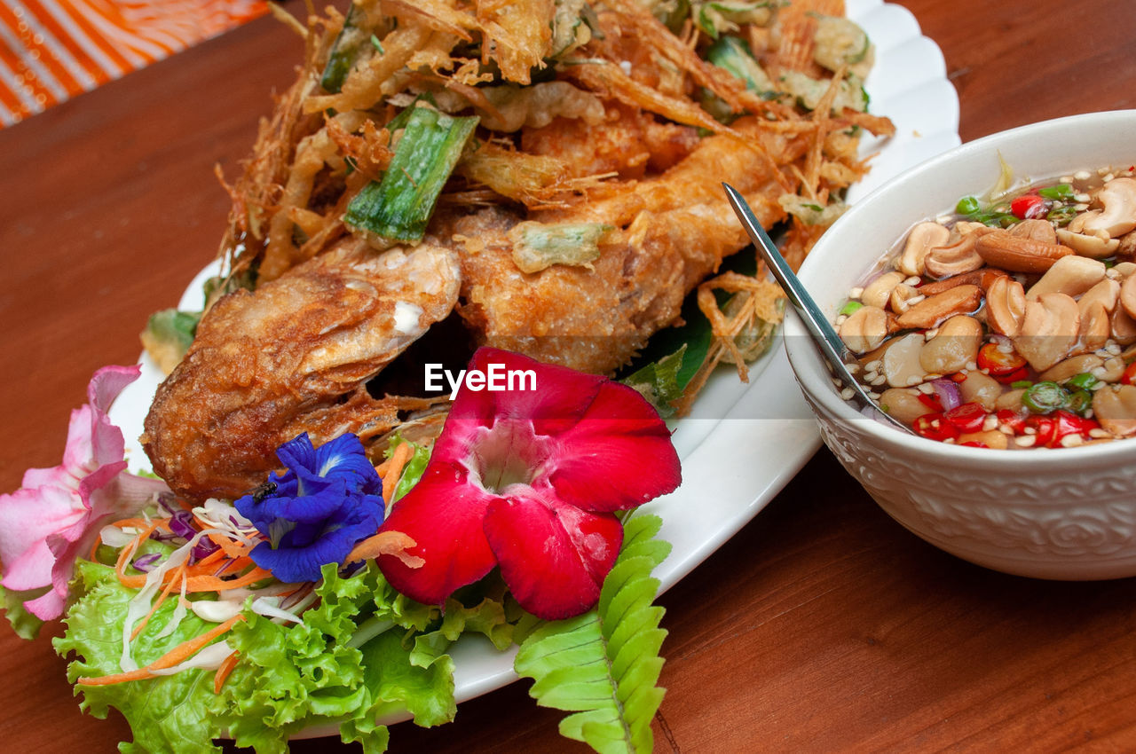 CLOSE-UP OF MEAL SERVED IN PLATE