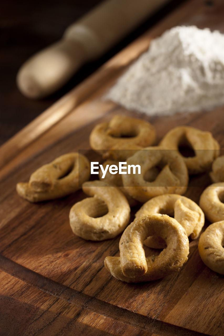 HIGH ANGLE VIEW OF COOKIES