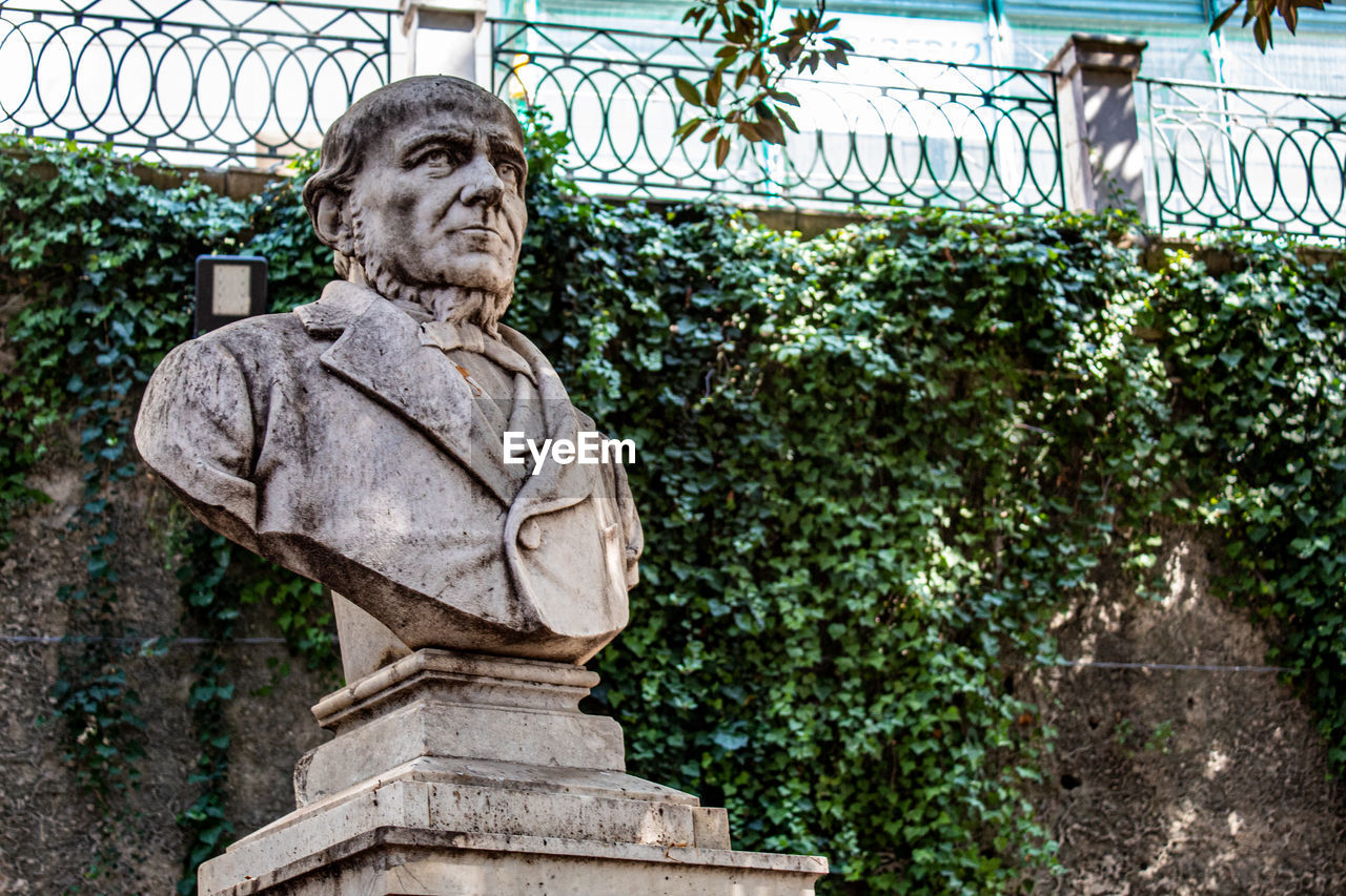 The bust of carmelo campisi, in the villa of ortigia, siracusa.