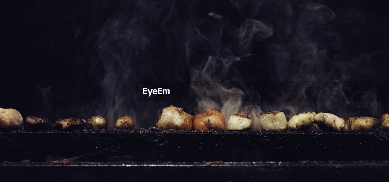 CLOSE-UP OF FOOD ON TABLE