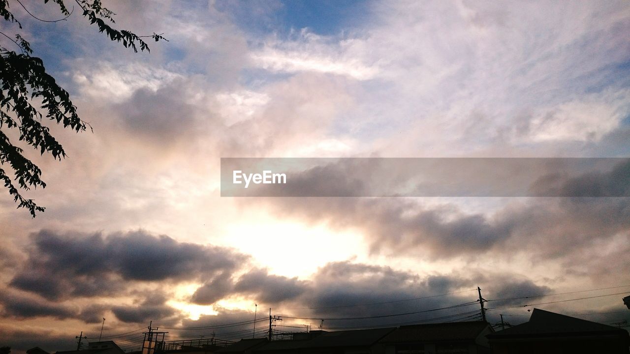 LOW ANGLE VIEW OF SKY AT SUNSET