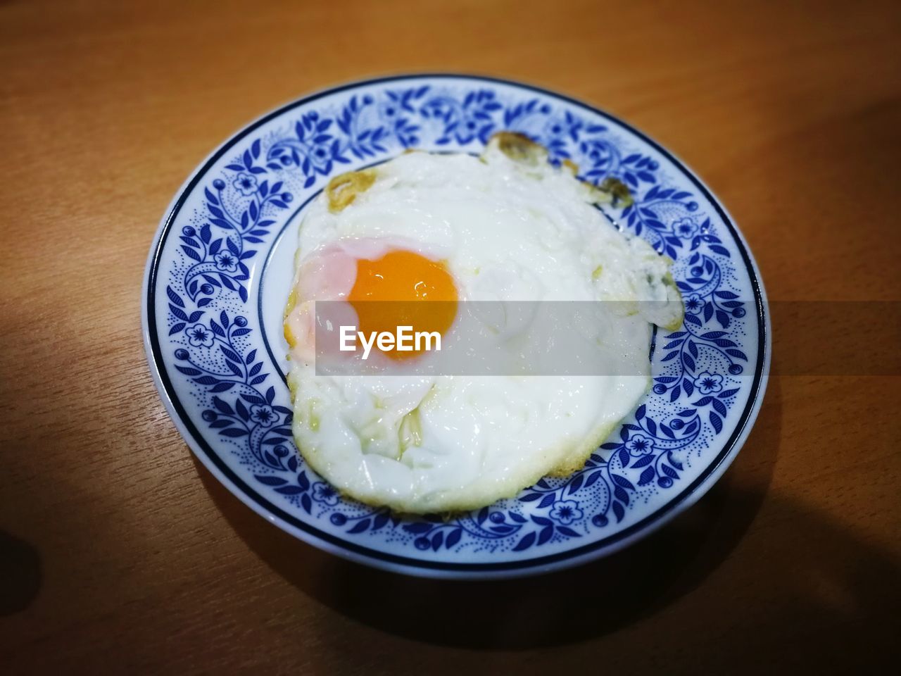 CLOSE-UP OF BREAKFAST SERVED IN PLATE