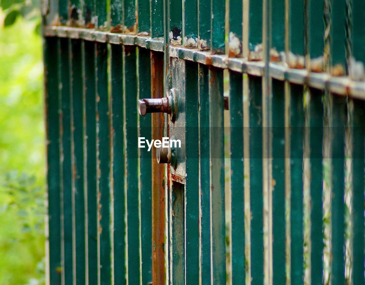 FULL FRAME SHOT OF RUSTY GATE