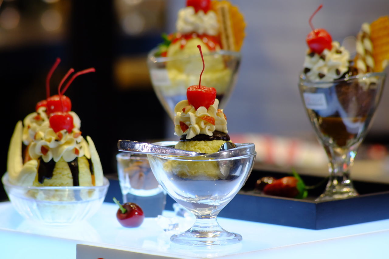 CLOSE-UP OF DRINKS IN GLASS