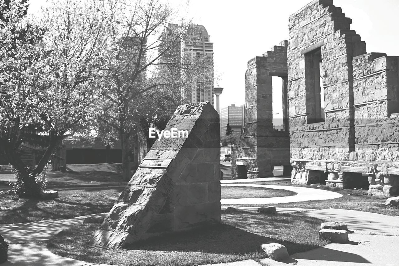 Memorial and ruins in park