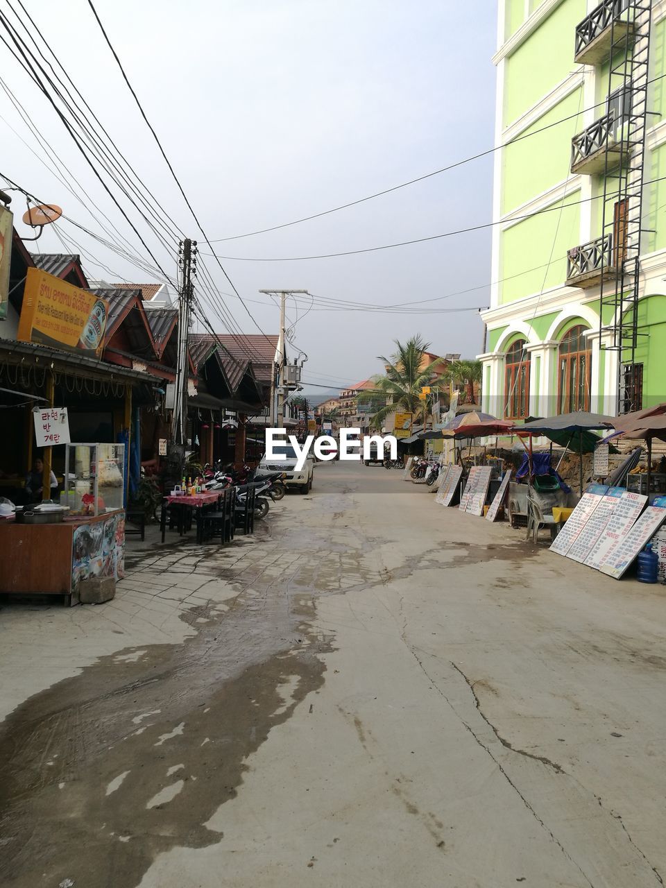 STREET MARKET IN CITY AGAINST SKY