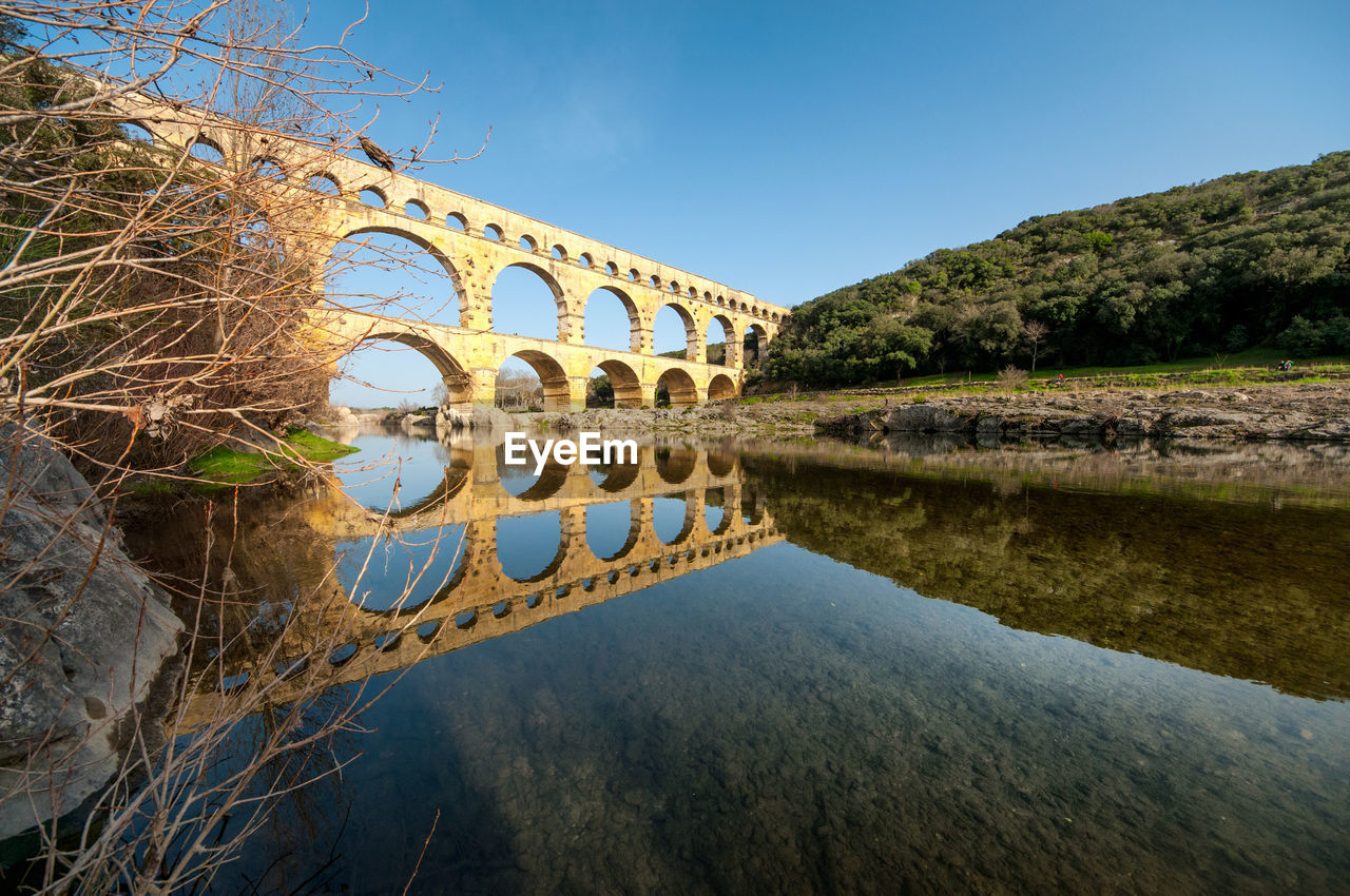 Arch aqueduct over the gardon river